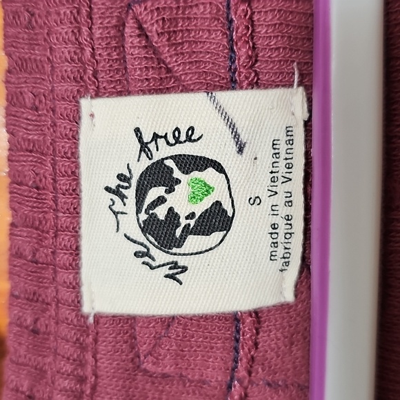 Free People burgundy pullover - Picture 2 of 4